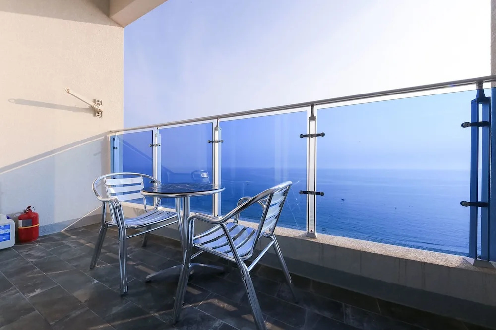 Superior Double room with ocean view (twin beds)