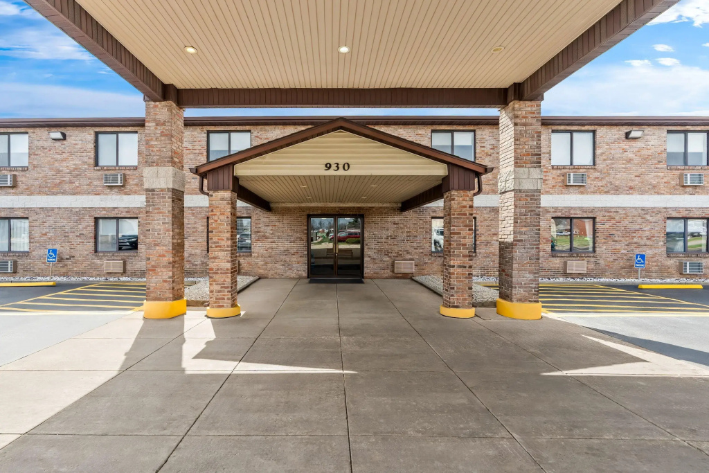 Super 8 by Wyndham Farmington