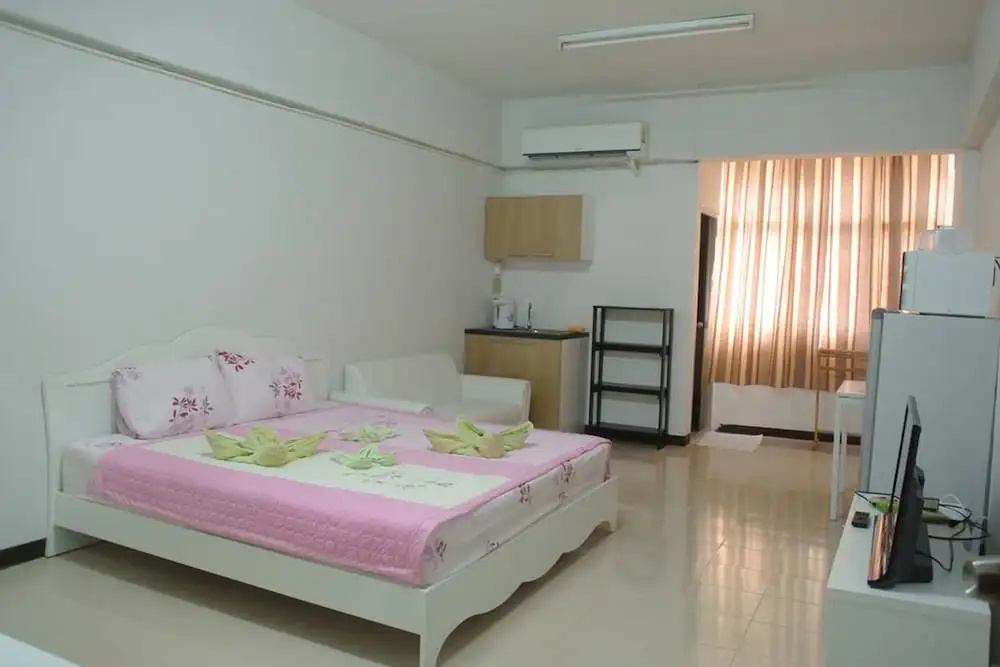 Standard Double room with balcony (full double bed)
