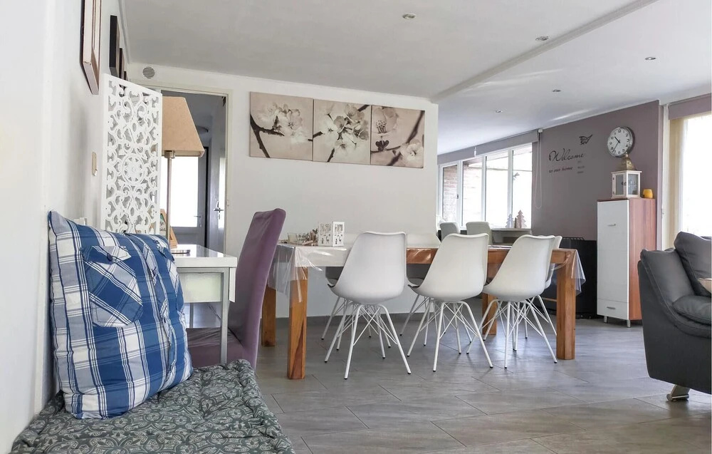 Nice Home in Rekem-lanaken With 2 Bedrooms - фото 5
