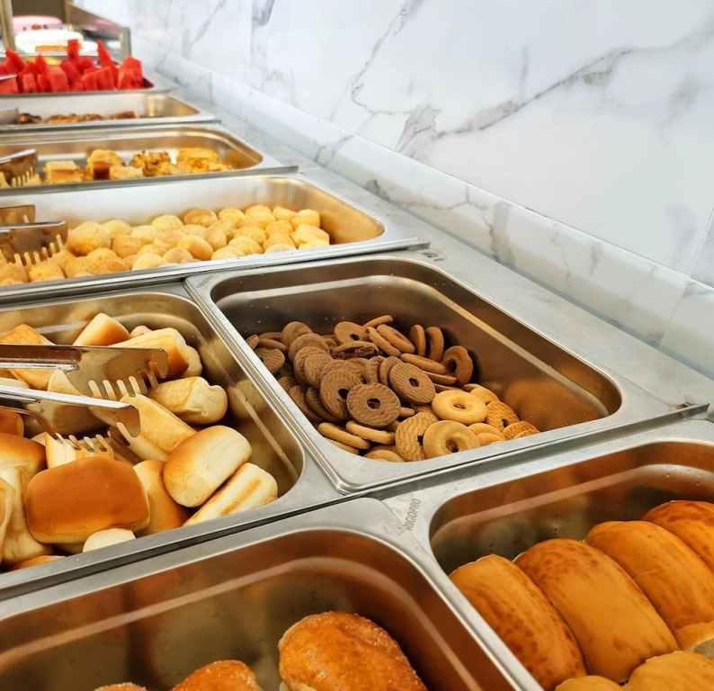 Food & Beverage
