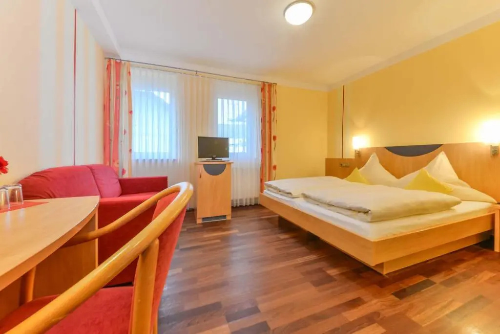 Standard Double room (full double bed)