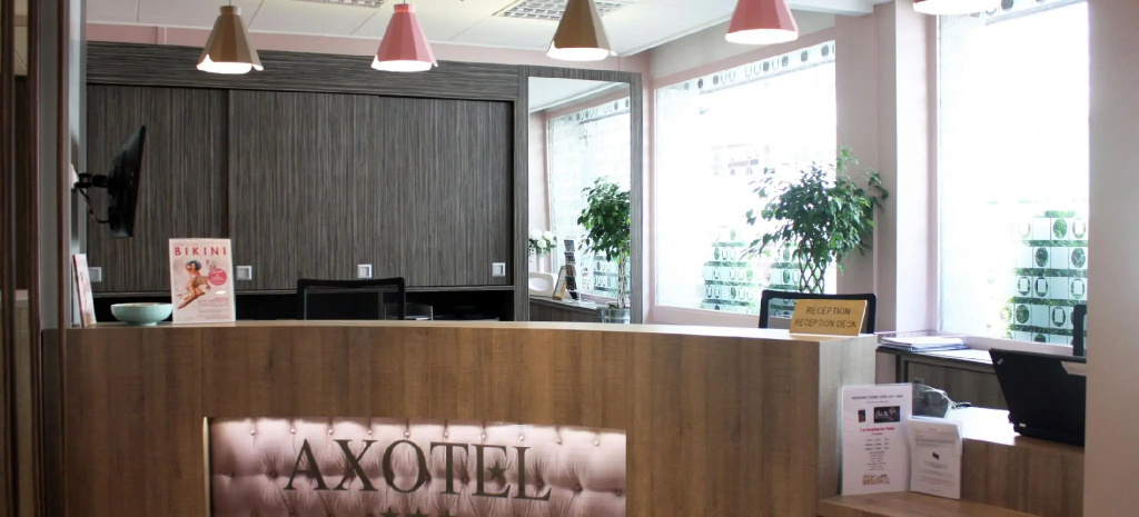 Lobby & Reception
