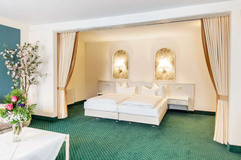 Double Junior Suite (full double bed)
