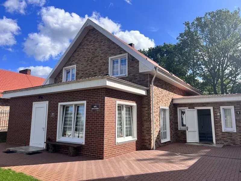 3 Bedrooms Cottage