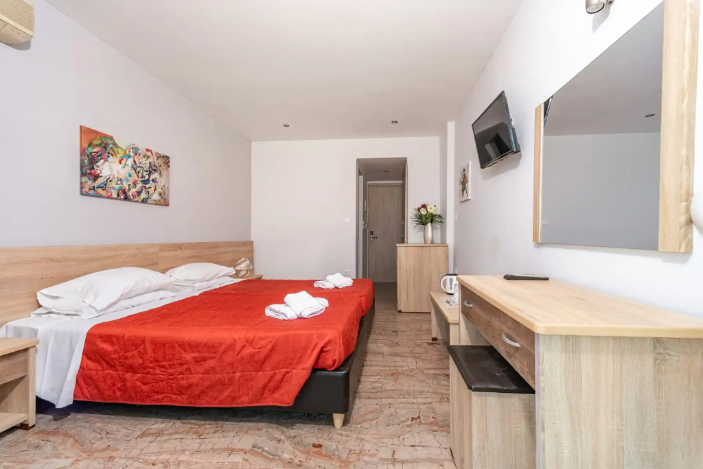 Superior Double room with sea view (full double bed)