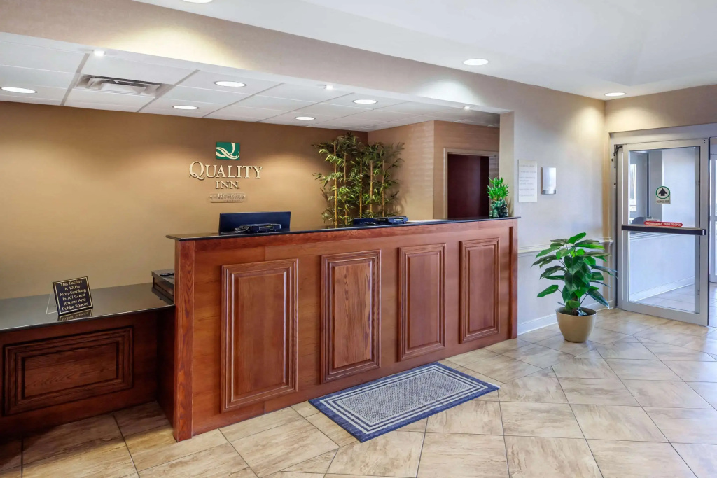 Lobby & Reception