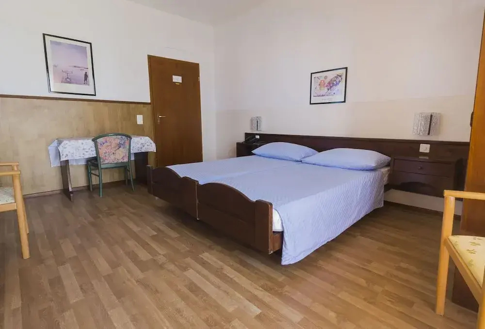 Standard Double room with balcony (full double bed)