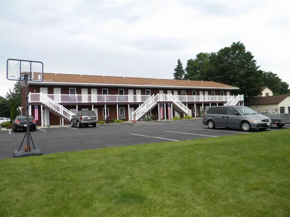 Nader's Motel & Suites
