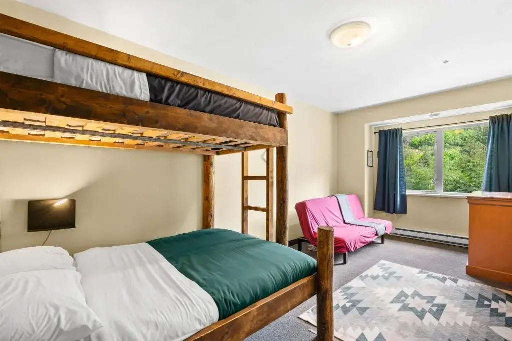 Squamish Adventure Inn & Hostel - фото 4