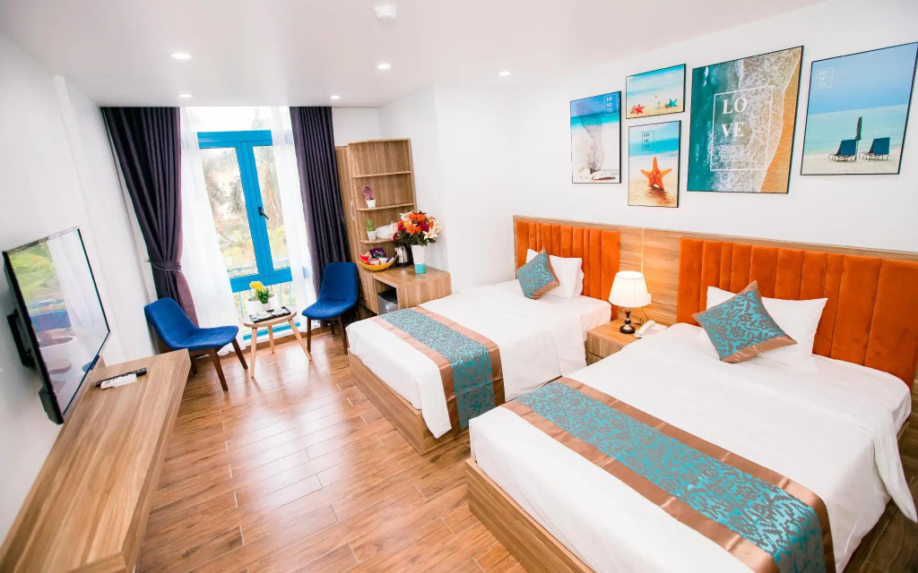 Deluxe Double room with balcony (full double bed)