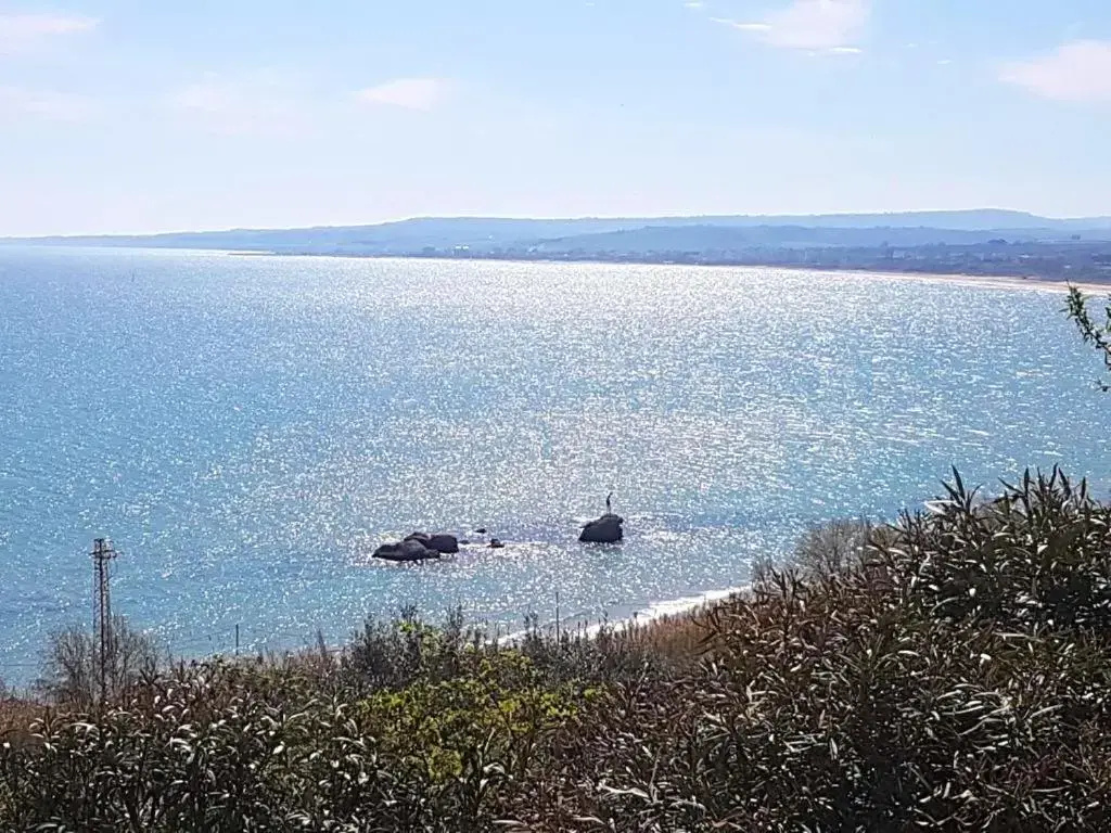2 bedrooms house with sea view and furnished garden at Vasto 4 km away from the beach
