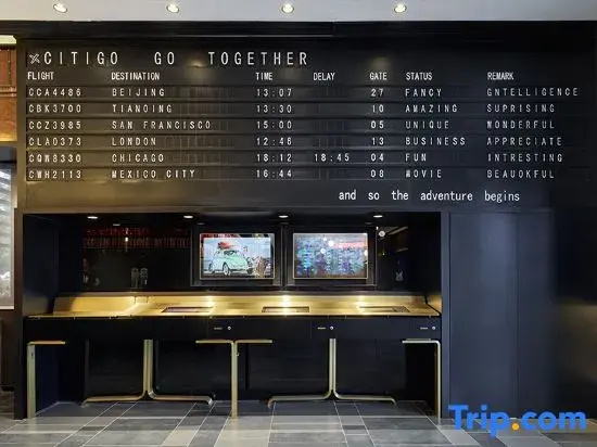 Lobby & Reception