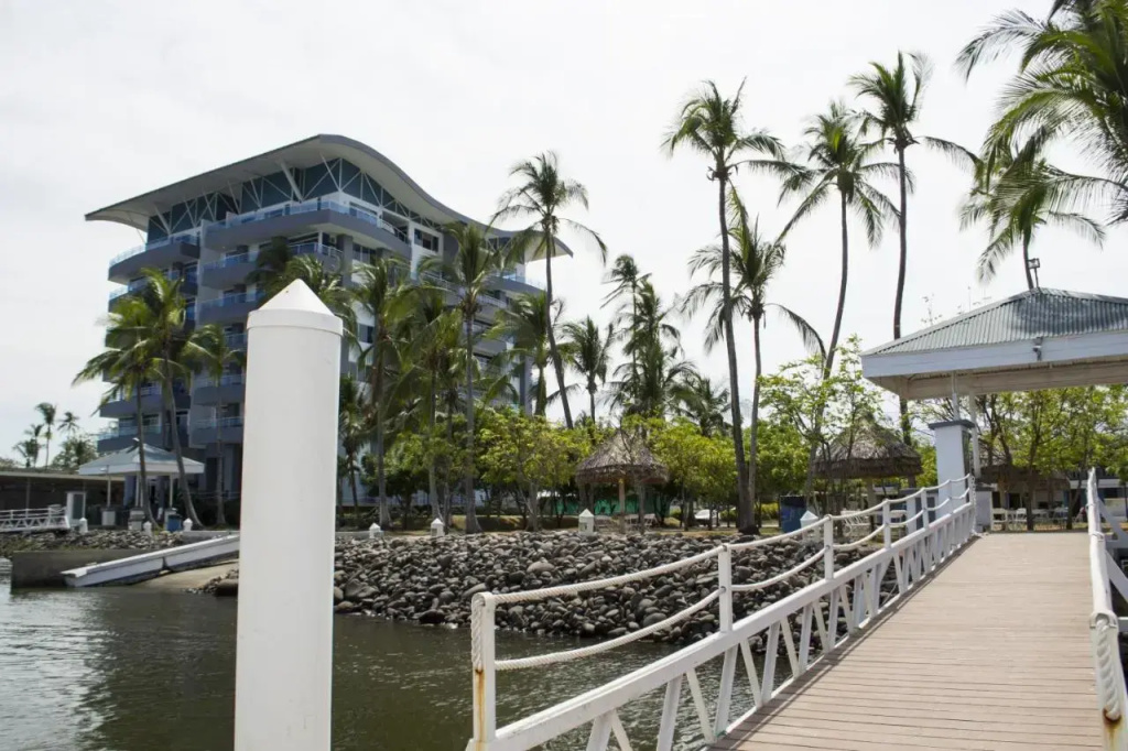 Beach & Waterfront