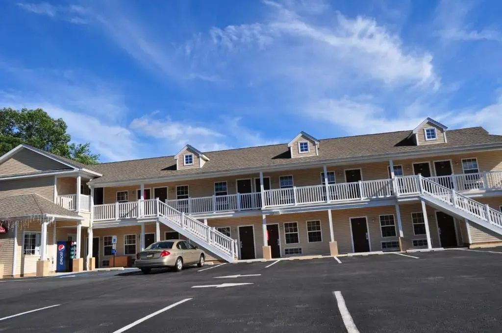At 9 Motel Near Freehold I-195