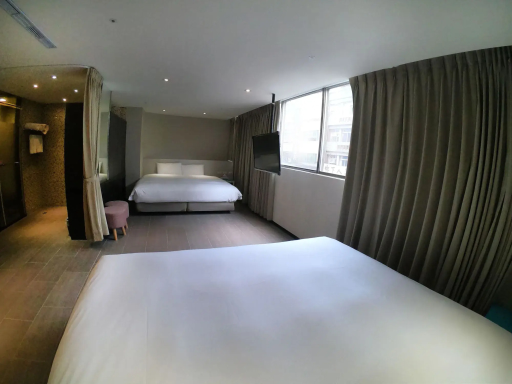 YOUR Hotel - Général