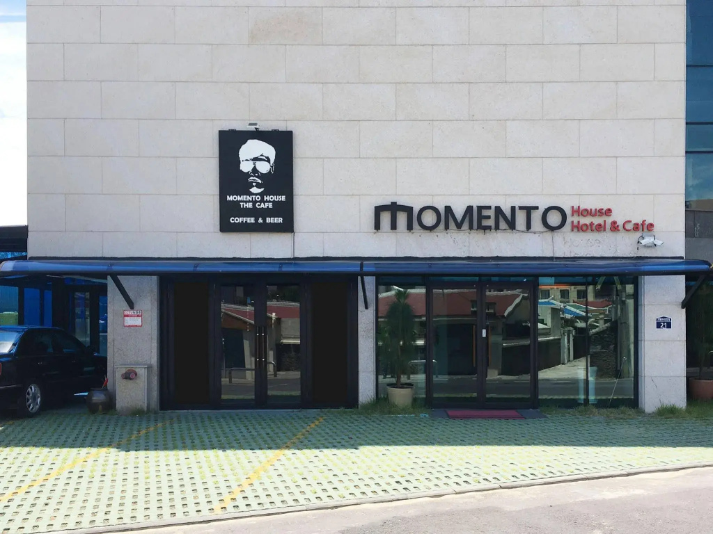 Momento Hotel