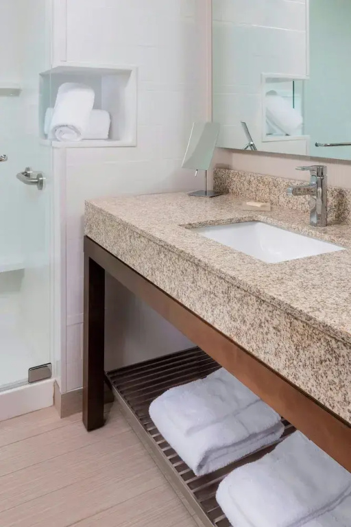 Courtyard by Marriott Bismarck North - Chambres