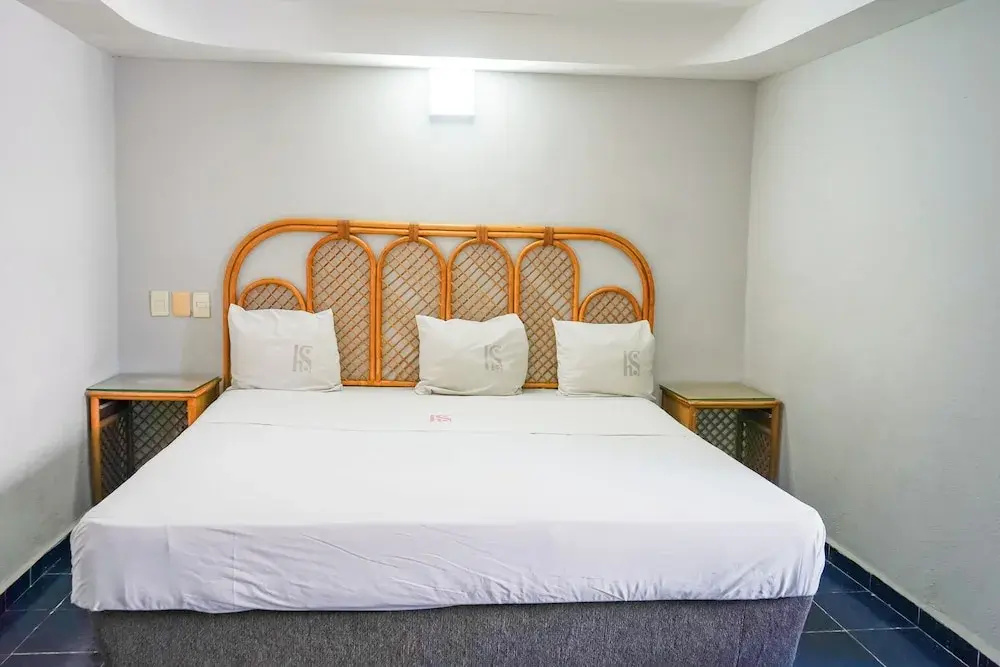 Superior Double room (full double bed)