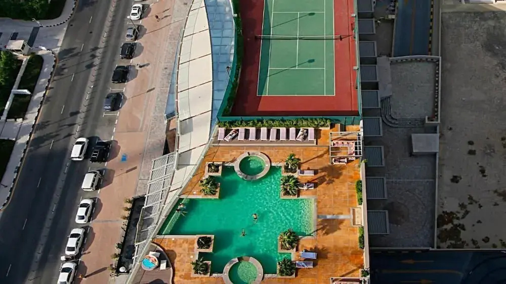 R&H Trident Grand Residences
