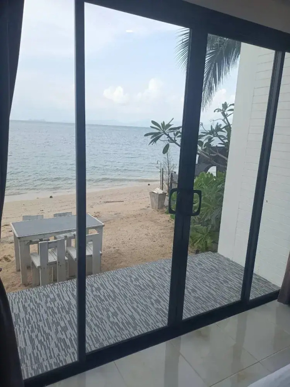 Beach & Waterfront