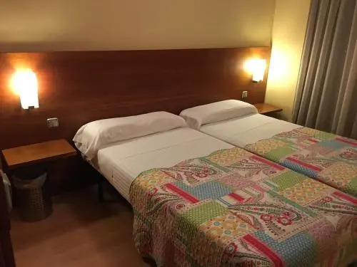 Torre Monreal Hotela by null