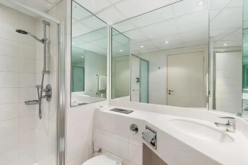 Ramada Hotel & Suites by Wyndham Coventry - Chambres