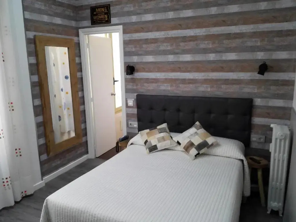 Standard Double room (full double bed)