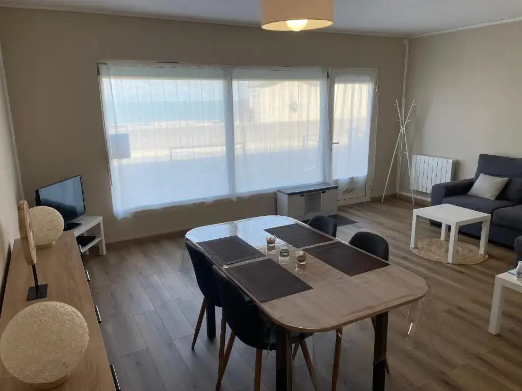 Au point de vue : Appartement face à la mer.