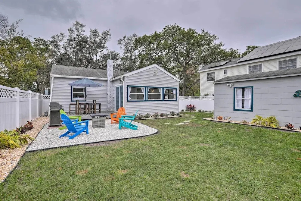 Tampa Bay Area Cottage w/ Gas Grill and Fire Pit!