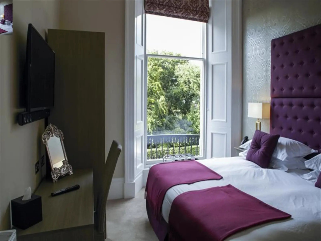 Deluxe Double room (full double bed)