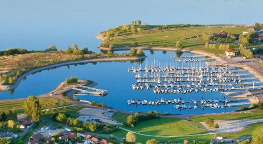 Beach & Waterfront