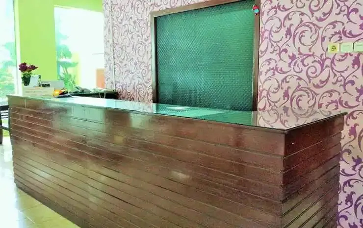 Lobby & Reception