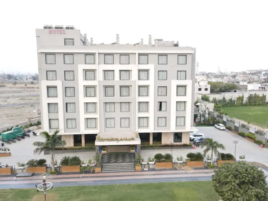 Love Kush Hotel