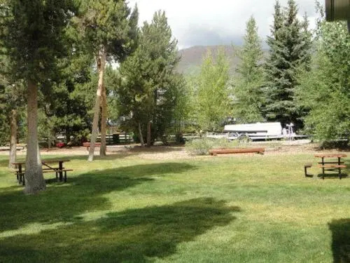 A208 Lake Cliffe Condos