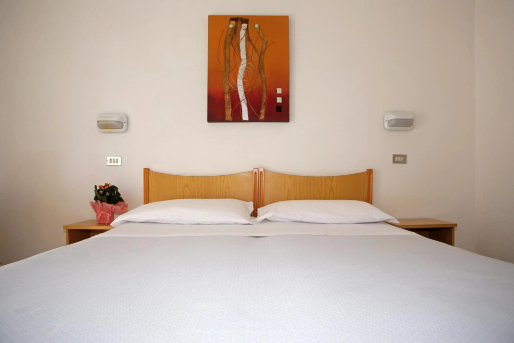 Hotel Serafini — 3