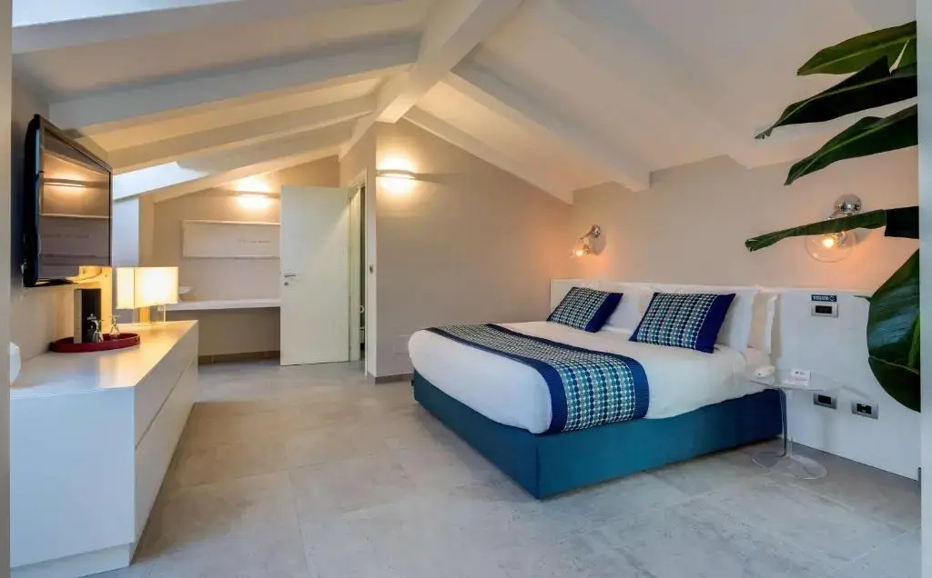 Suite with balcony