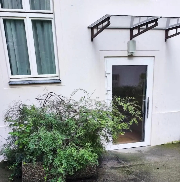 Oneway Apartment
