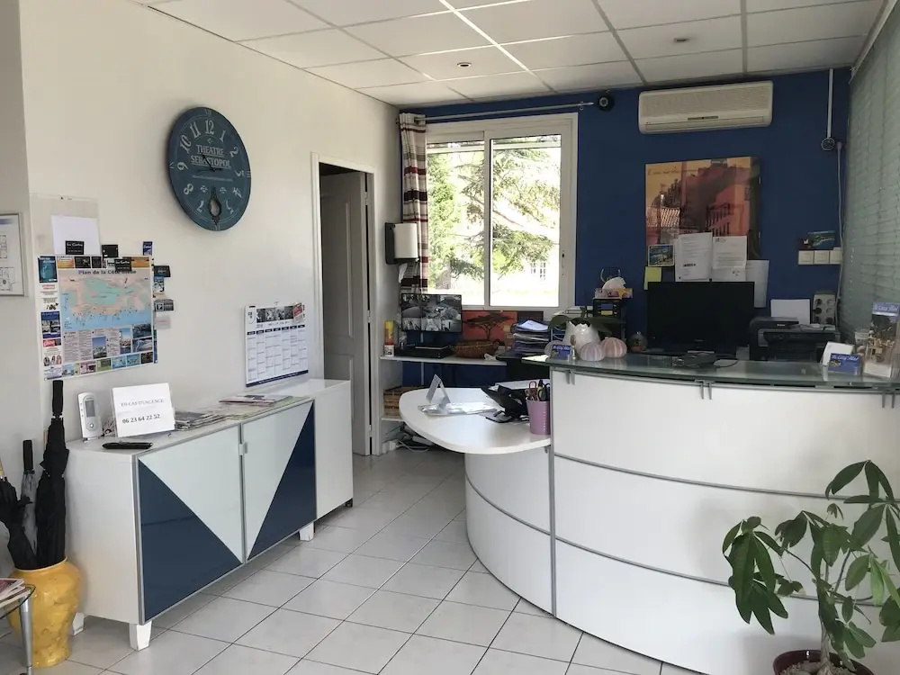Lobby & Reception