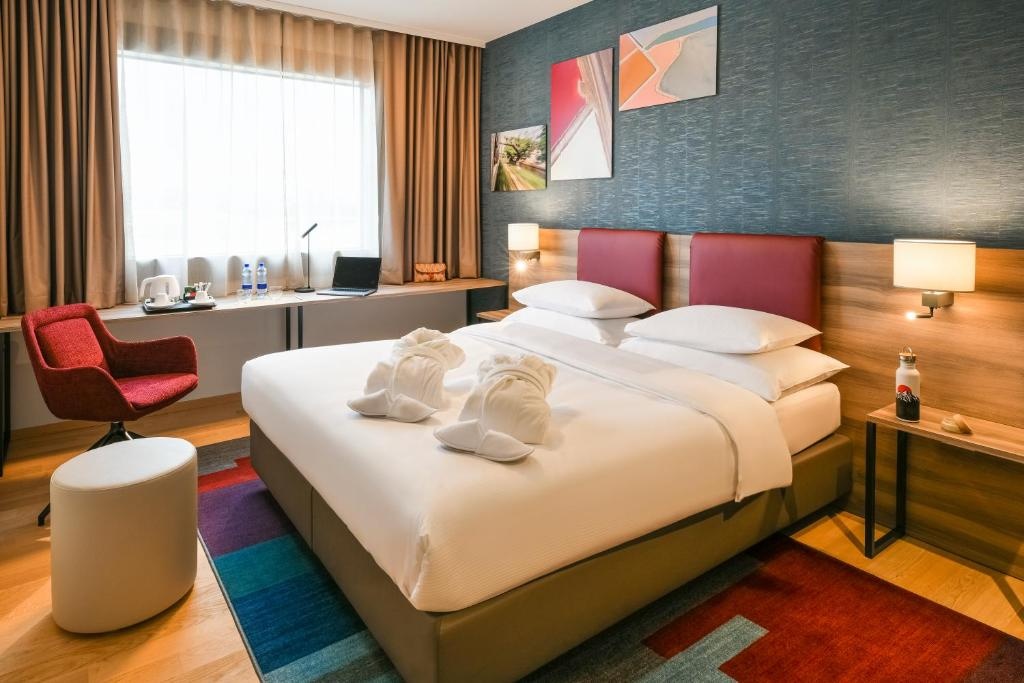 Mercure Geneva Airport - Tap to explore photos
