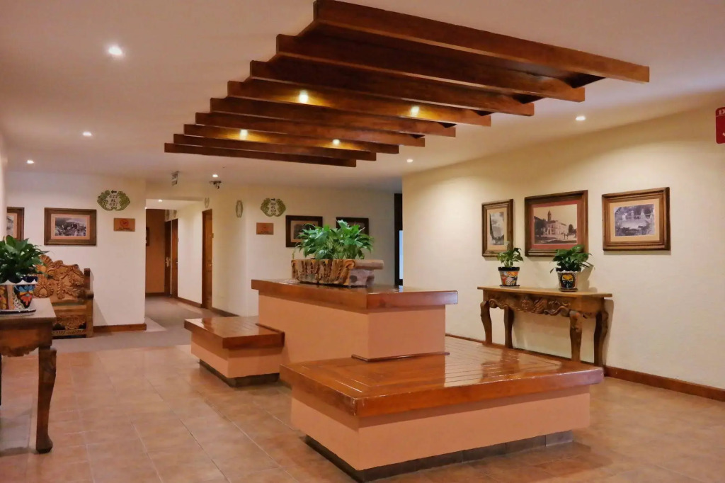 Hotel Plaza Uruapan - фото 2