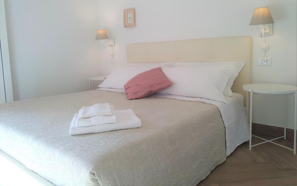 Двухместный номер Standard с балконом двуспальная кровать в BED IN BO Porta San Mamolo
