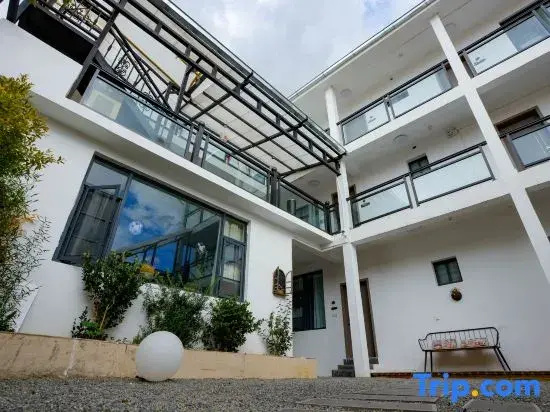 Qianyu Qianxun Starry Sky Tent Luxury Homestay (Dukezong Ancient City Branch)