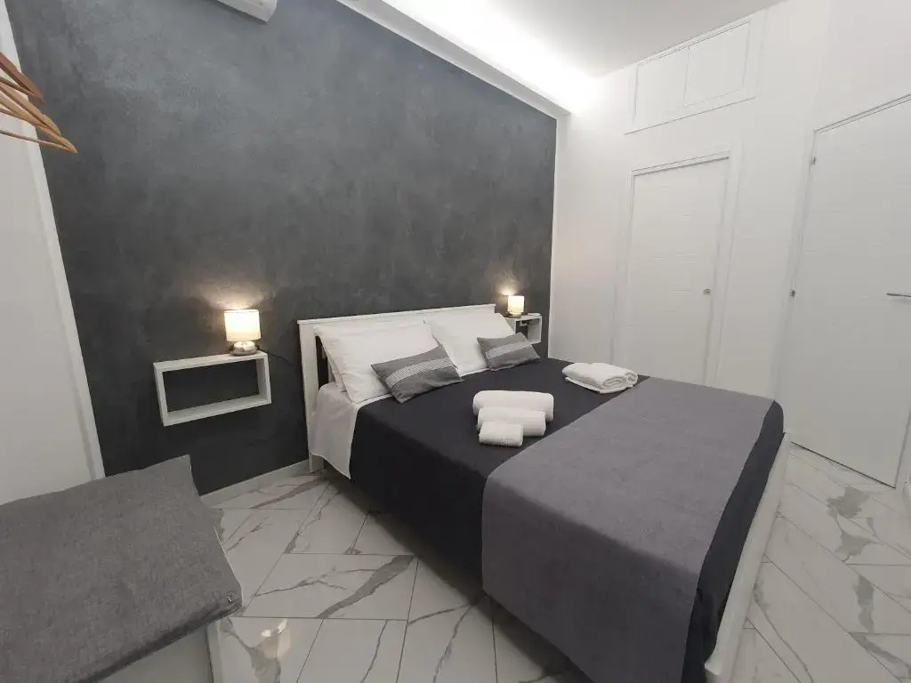 Standard Double room with balcony (full double bed)