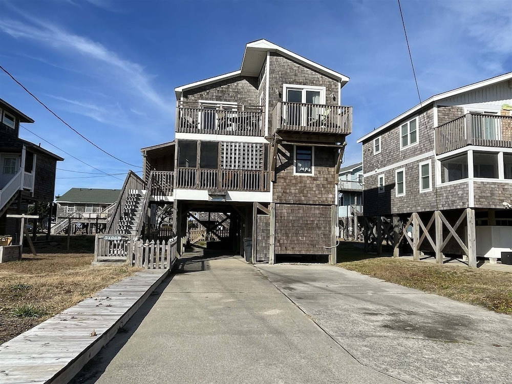 Out Of The Blue 3 Bedroom Cottage
