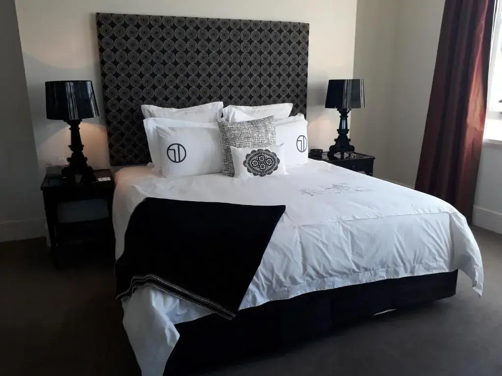 Standard room with city view