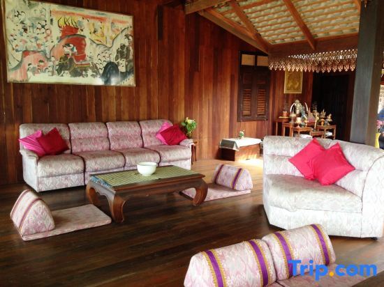 Вилла с 3 комнатами в Ruen Thai Rim Haad