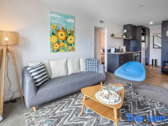 Newtown Tranquility Spacious 2-Bedroom Apartment