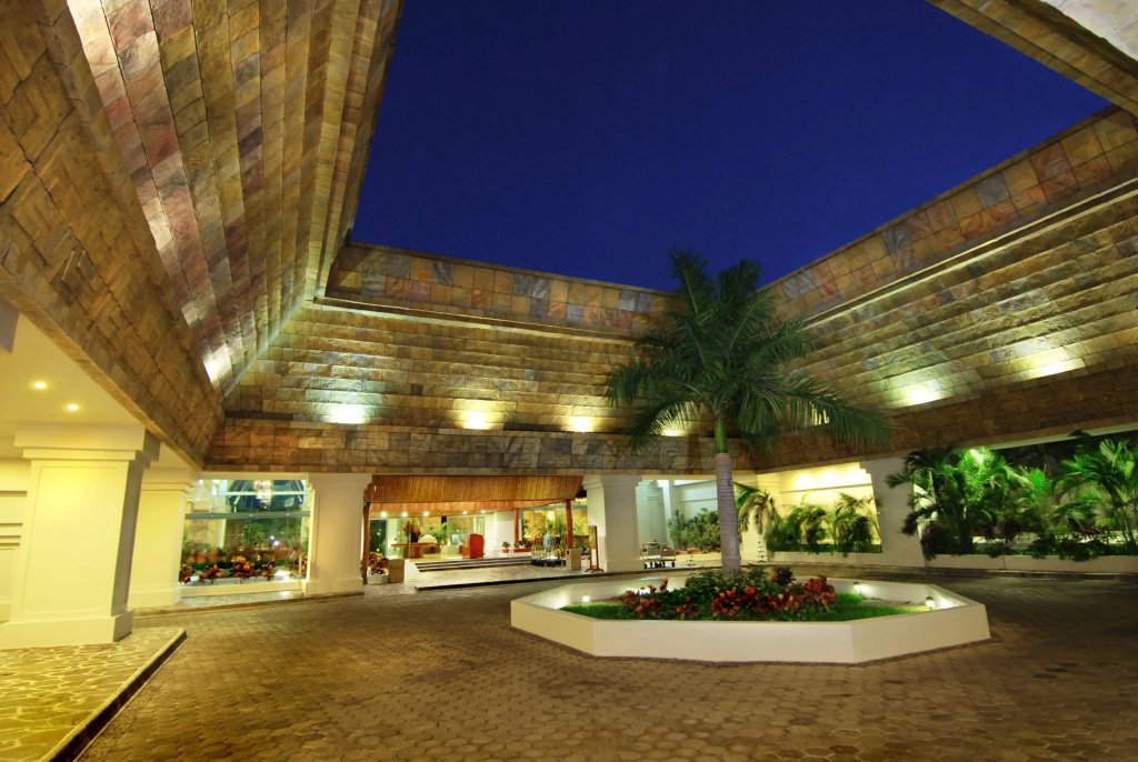 Lobby & Reception
