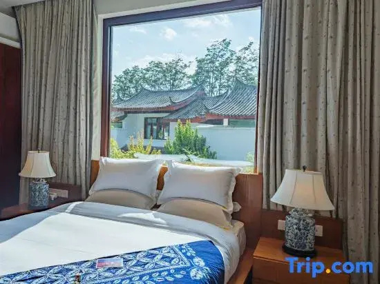 2 Bedrooms Standard room with mountain view